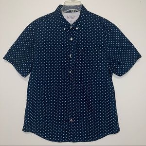 Large Men’s blue with white stars short sleeve shirt